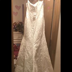 Wedding dress Oleg Cassini Brand new never worn
